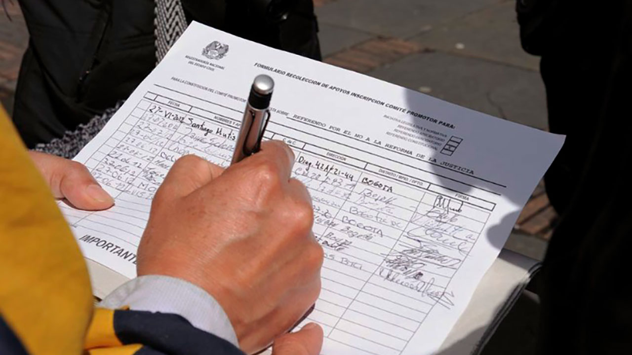 260121-SIC-establecio-normas-de-obligatorio-cumplimiento-para-proteger-datos-personales-de-la-ciudadania-1280